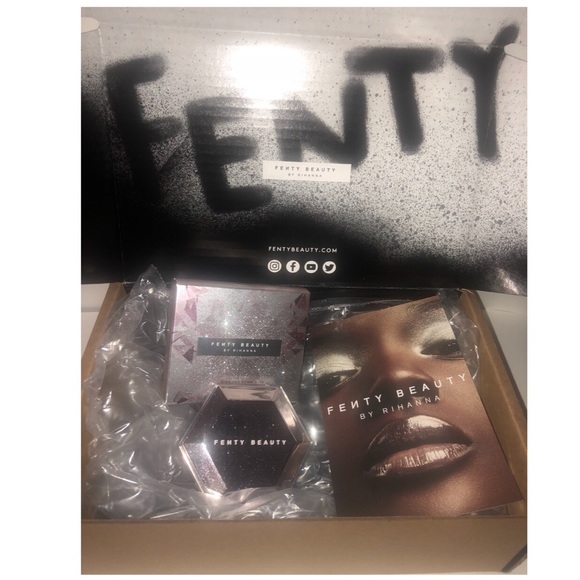 ❌SOLD❌Fenty Beauty Diamond Bomb - Picture 4 of 7
